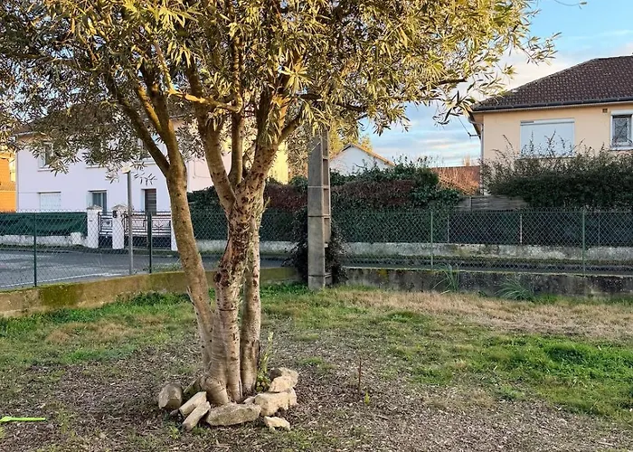 Equipe Avec Jardin - Calme & Cosy Apartment